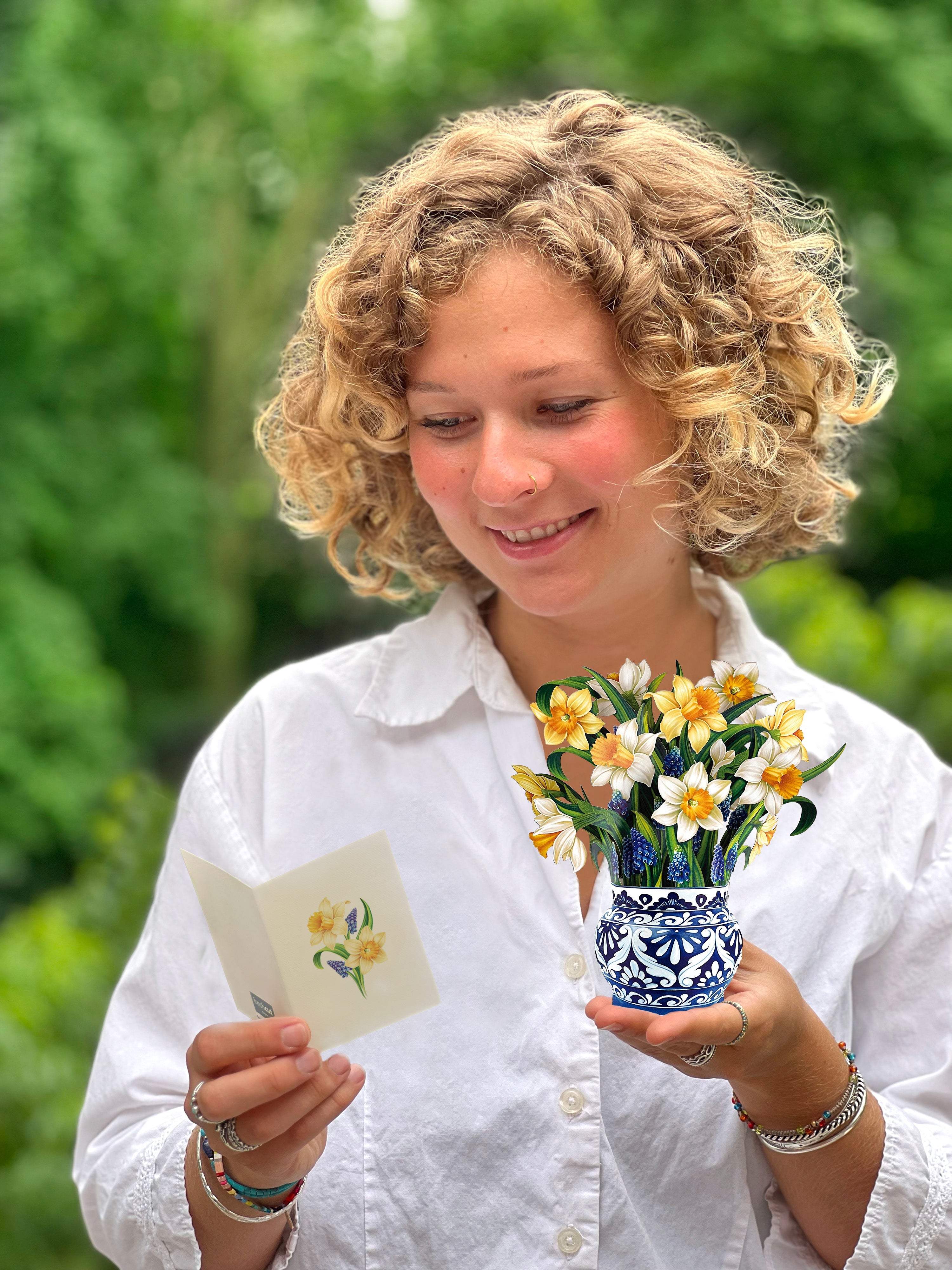 Mini English Daffodil Gift - FreshCut Paper